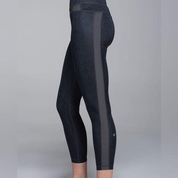 Lululemon Light Speed Tight *Full-On Luxtreme size 4 - Picture 3 of 16